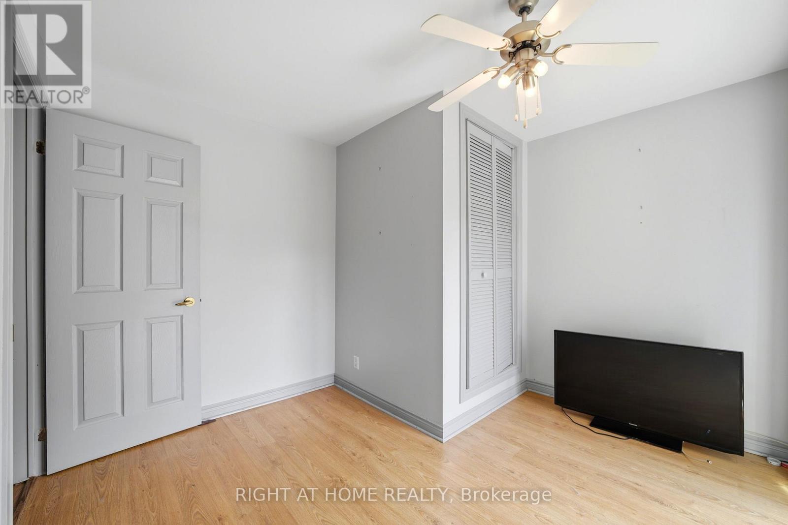 1290 STRATHY AVENUE - 26