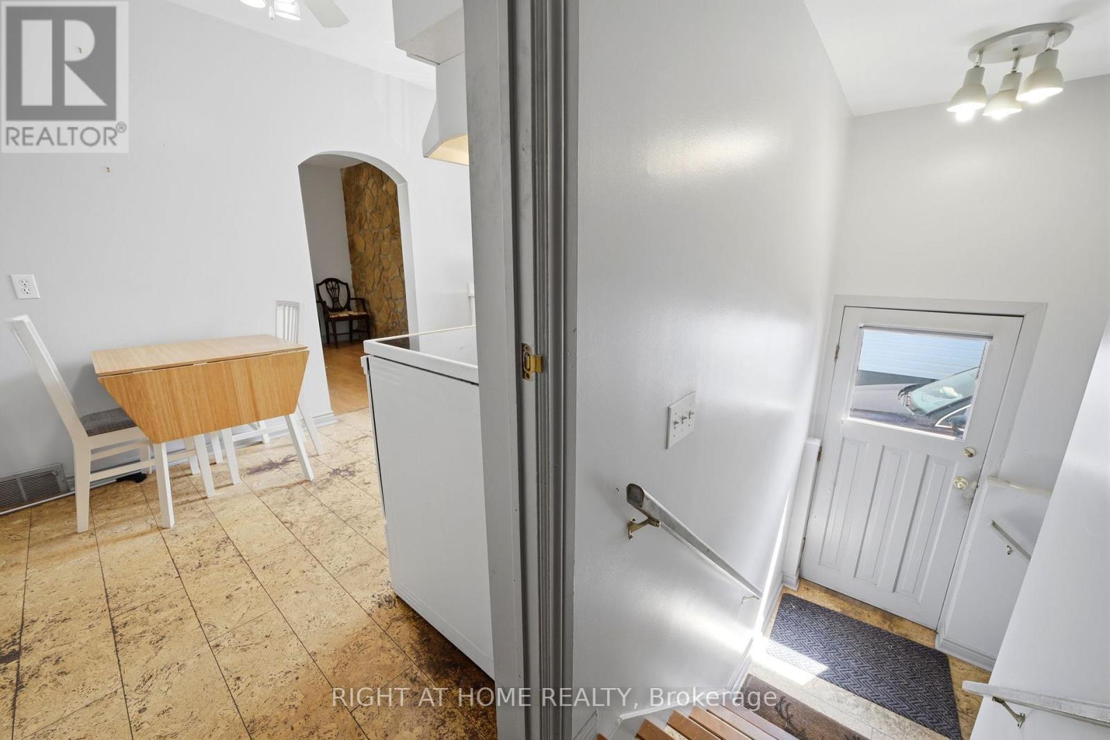 1290 STRATHY AVENUE - Image 27