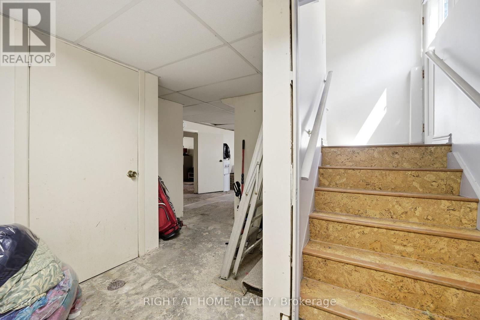 1290 STRATHY AVENUE - 28