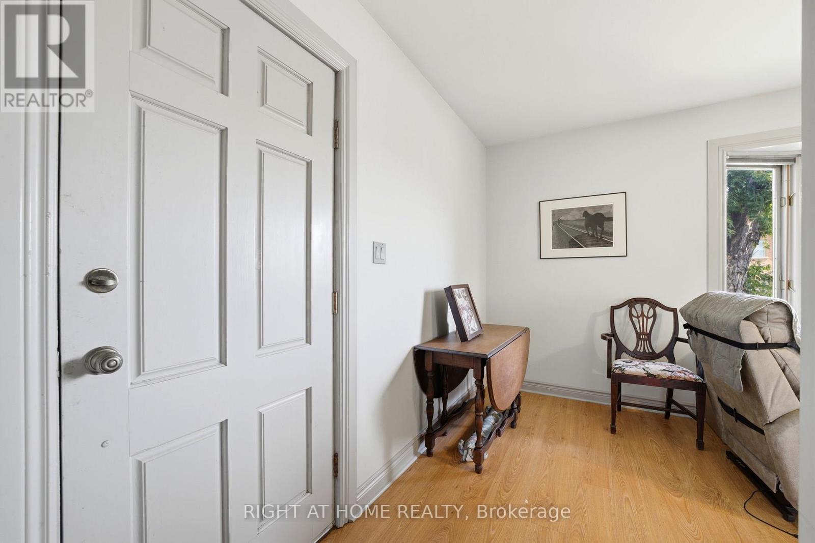 1290 STRATHY AVENUE - 4
