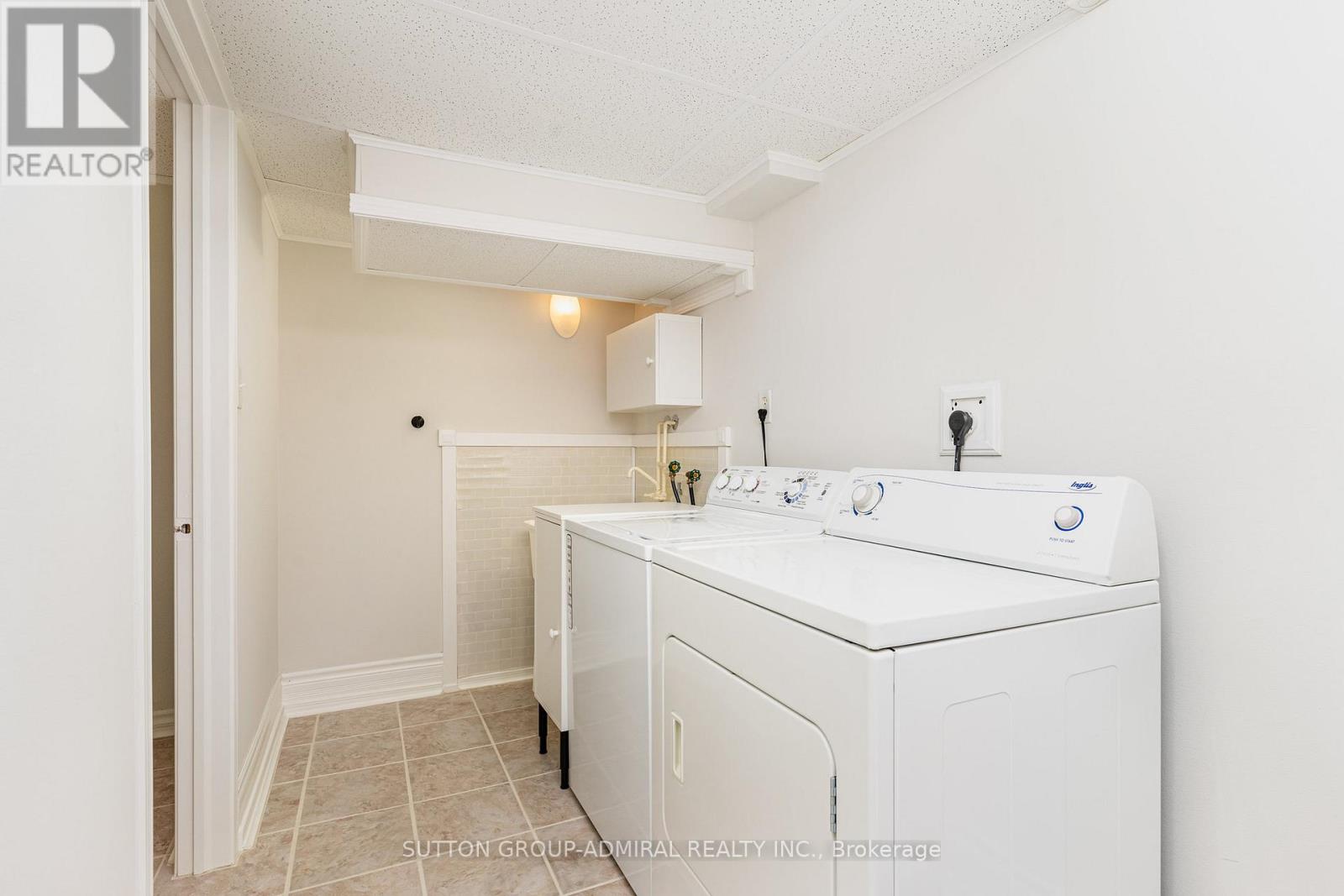 2225 AMBERGLEN COURT - Image 32