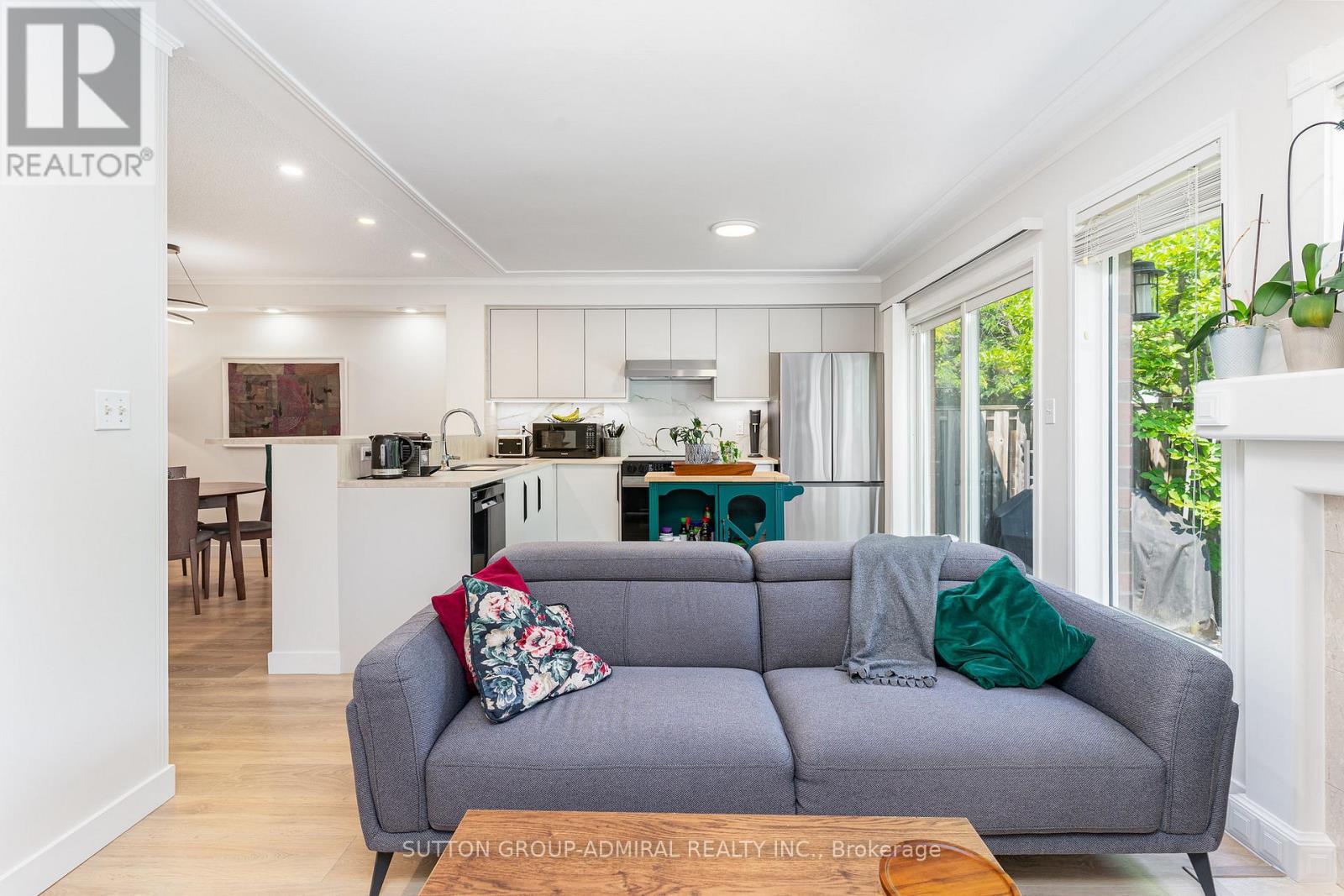 2225 AMBERGLEN COURT - 6