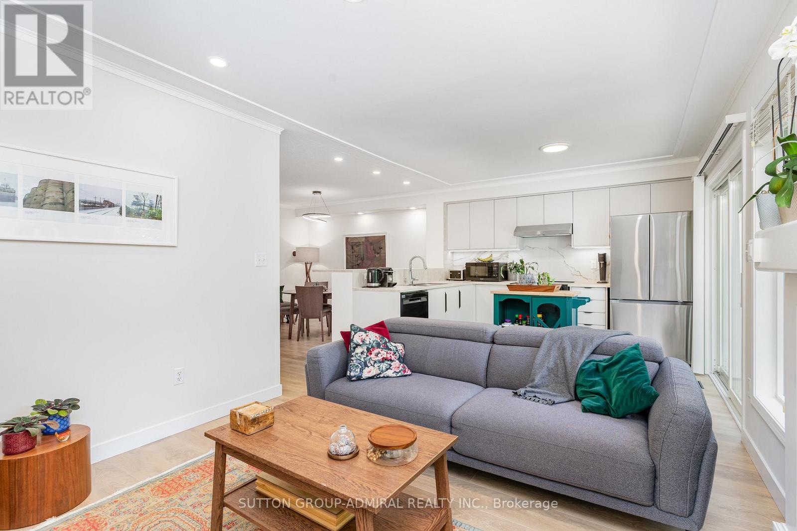 2225 AMBERGLEN COURT - 7