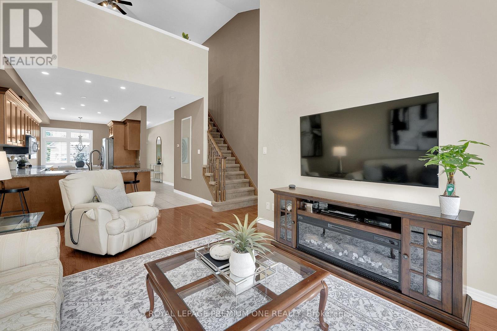 44 CONRAD PLACE - 15