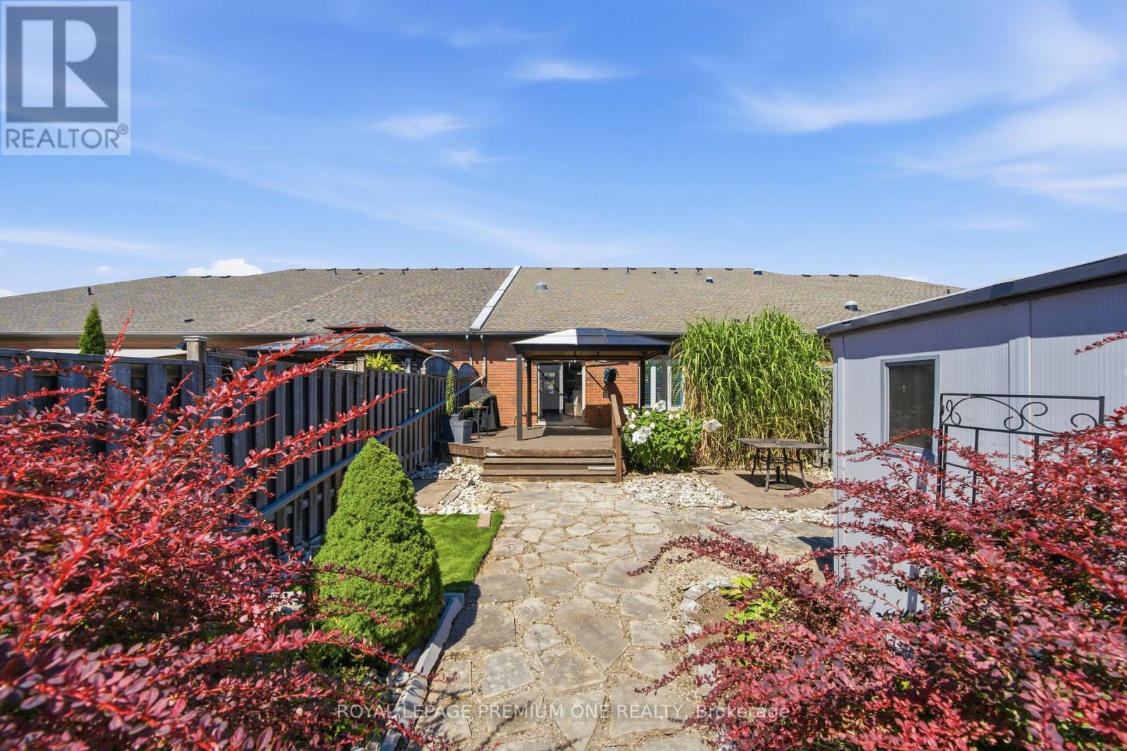 44 CONRAD PLACE - 31
