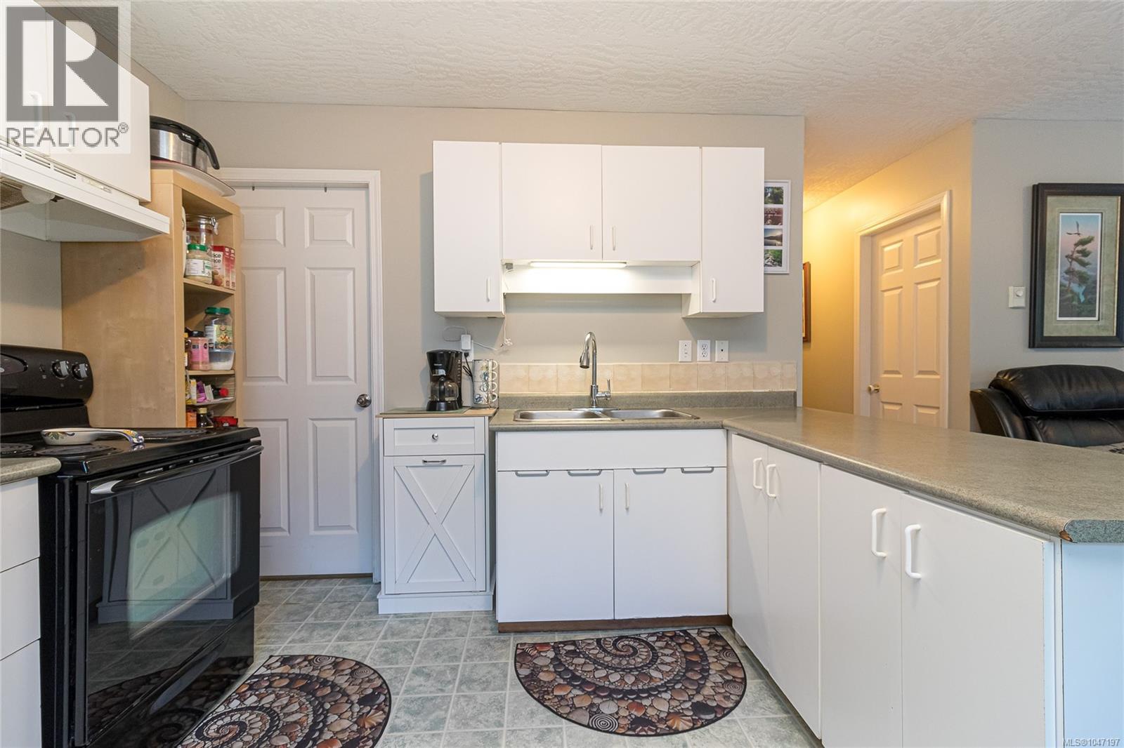 2138 Henlyn Dr, Sooke