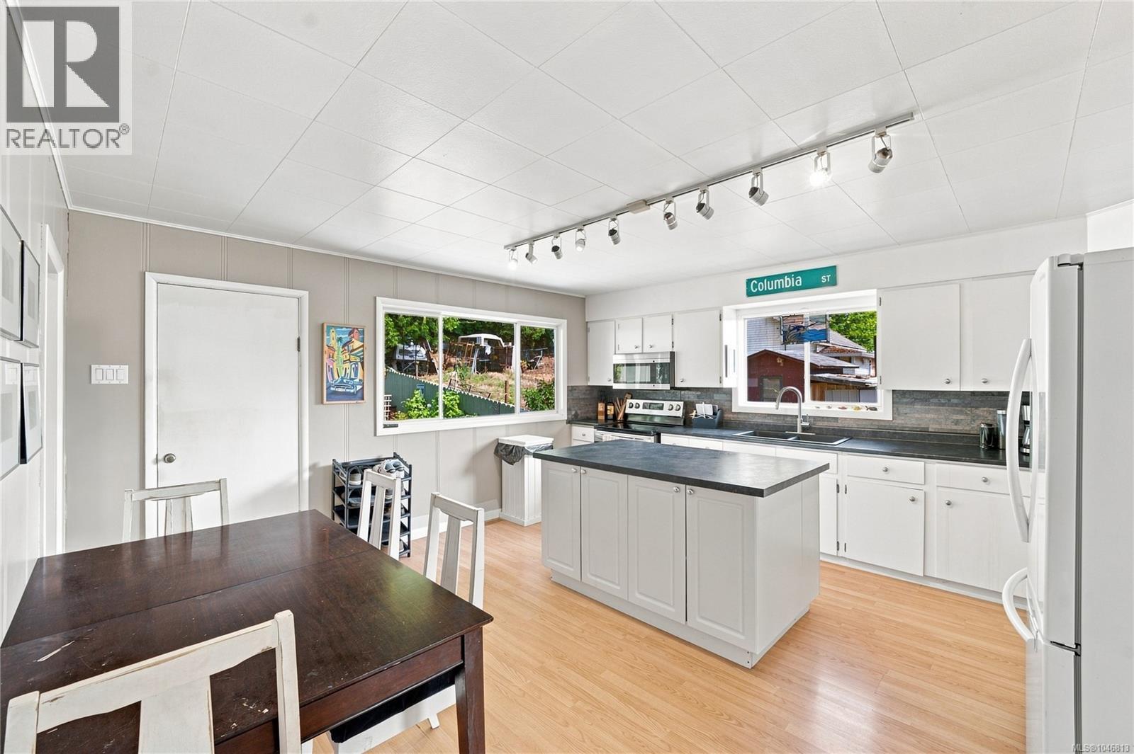 2148 Dick Ave, Nanaimo