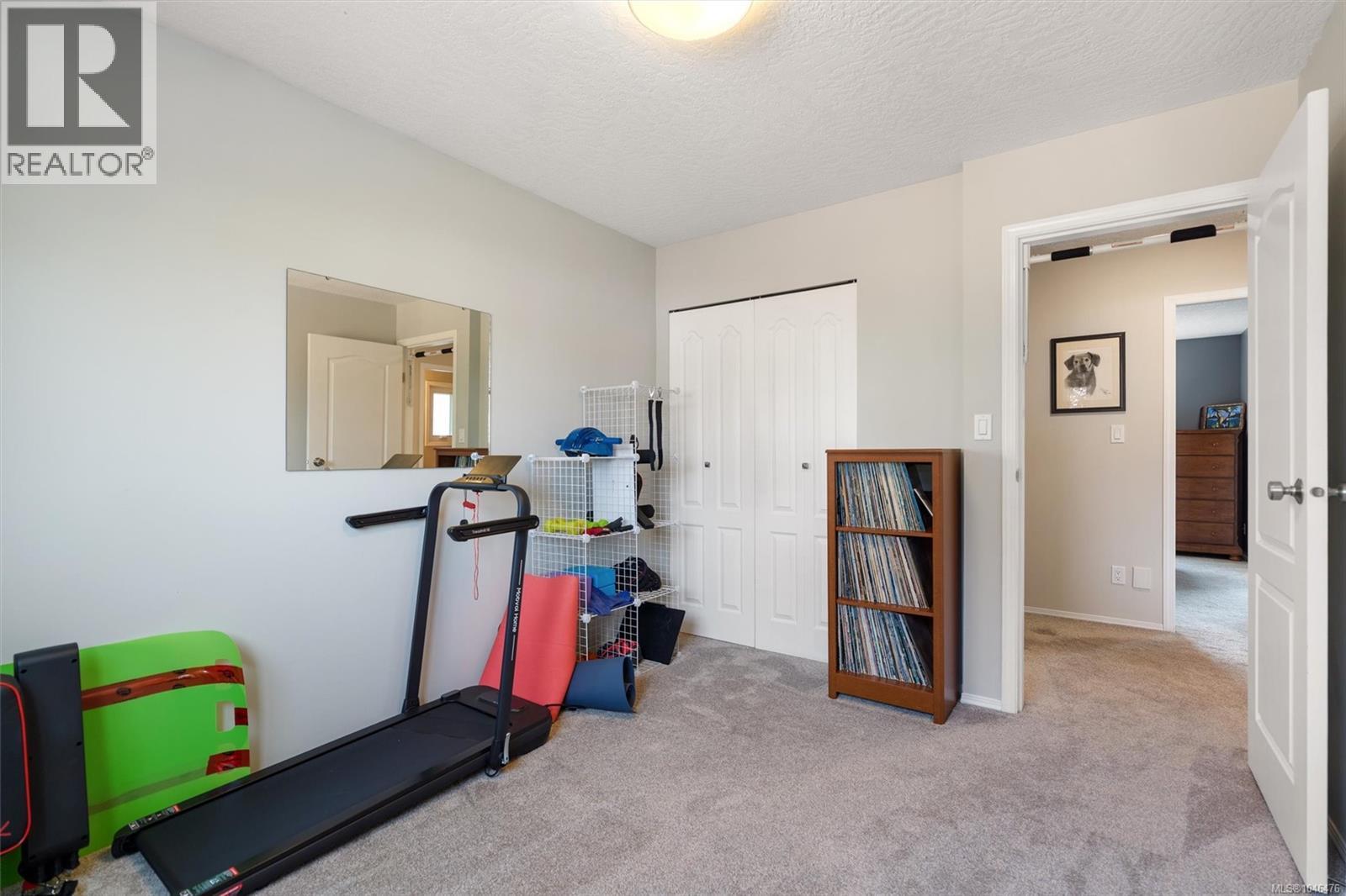 3137 Antrobus Cres - 27