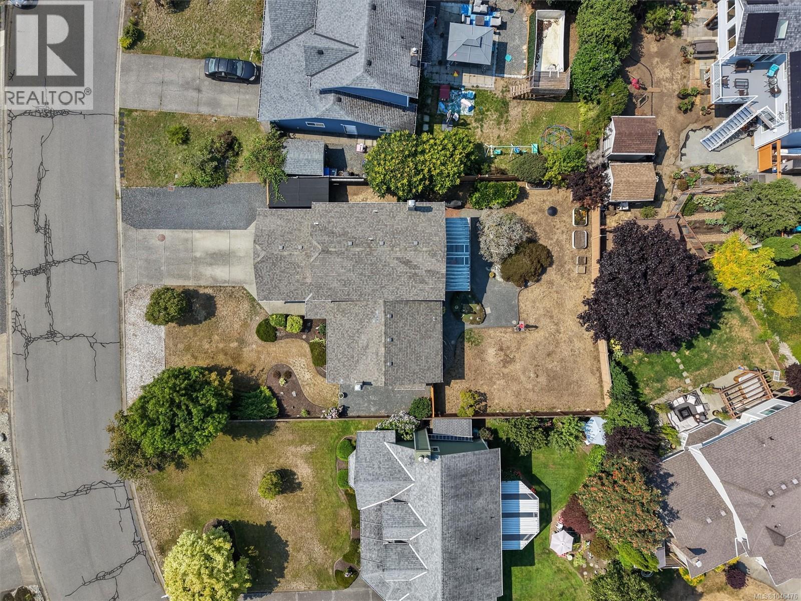 3137 Antrobus Cres - 6