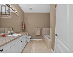 7 Stormont Court, Bracebridge), ON P1L0B7 Photo 22