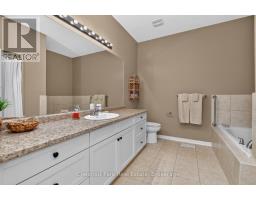 7 Stormont Court, Bracebridge), ON P1L0B7 Photo 23