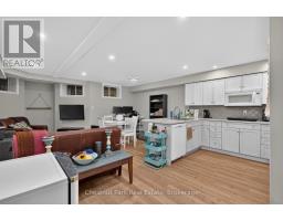 7 Stormont Court, Bracebridge), ON P1L0B7 Photo 34