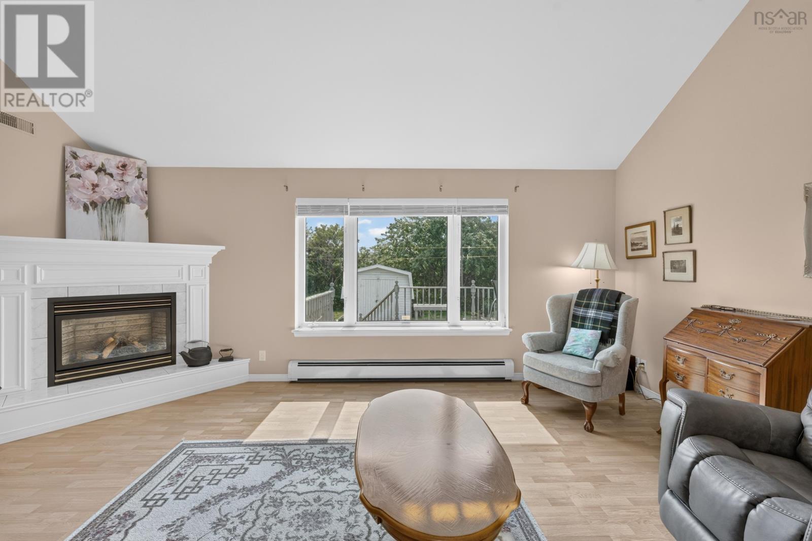 92 Dixon Road - 19