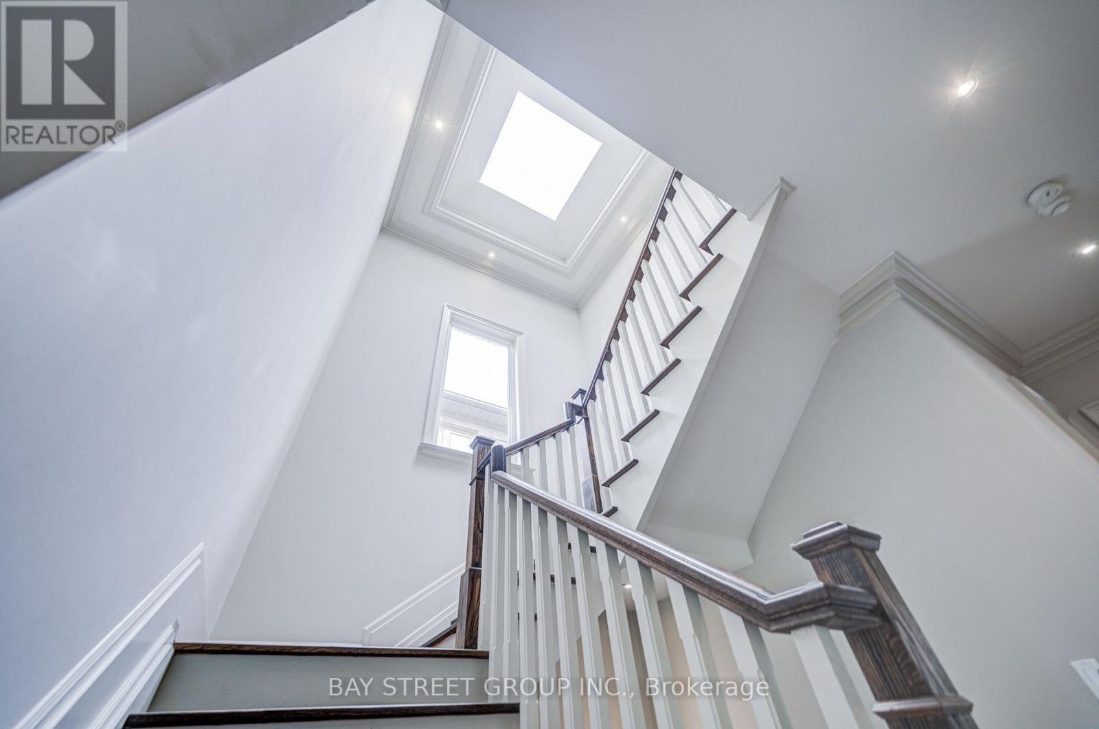 500 DELORAINE AVENUE - Image 27
