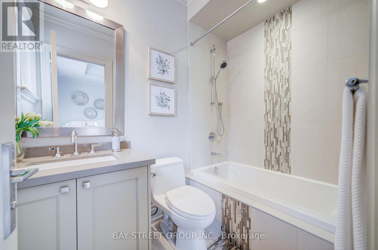 500 DELORAINE AVENUE - Image 36