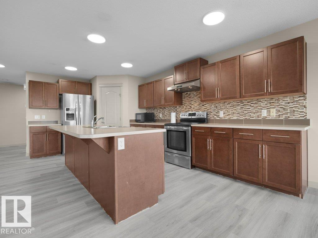 3010 17A Ave NW - Image 25