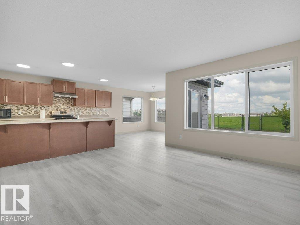 3010 17A Ave NW - 31