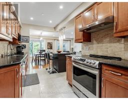 125 Kersey Crescent, Richmond Hill, ON L4C5X4 Photo 10