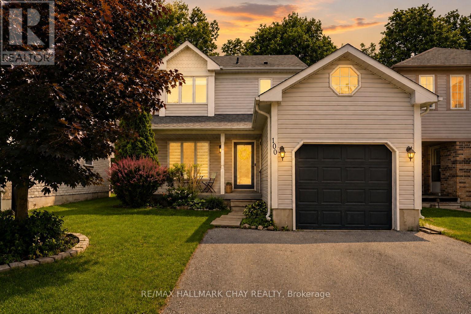100 COPEMAN CRESCENT - 2