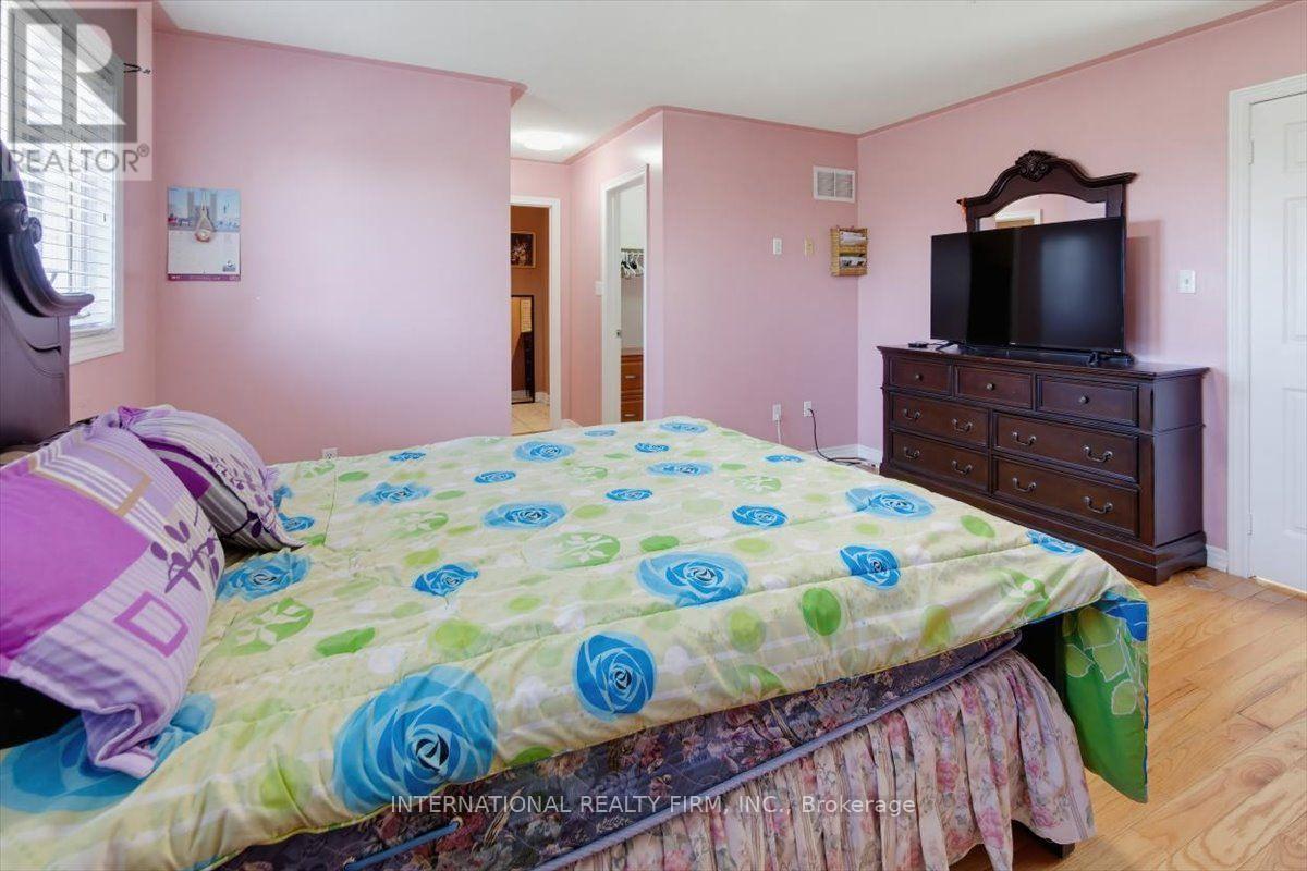 26 MAUVE DRIVE - 20