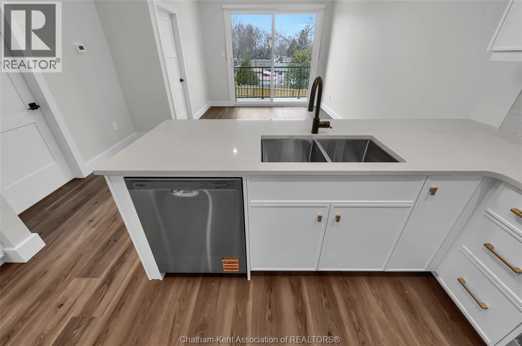 12 Mill Street West — photo 11
