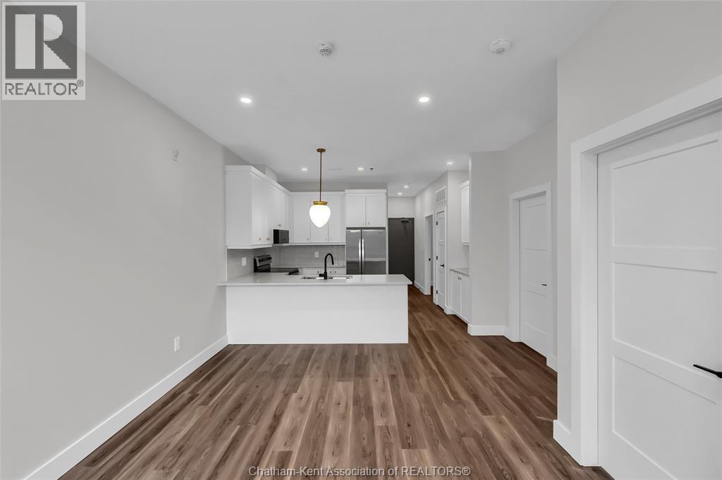 12 Mill Street West — photo 7