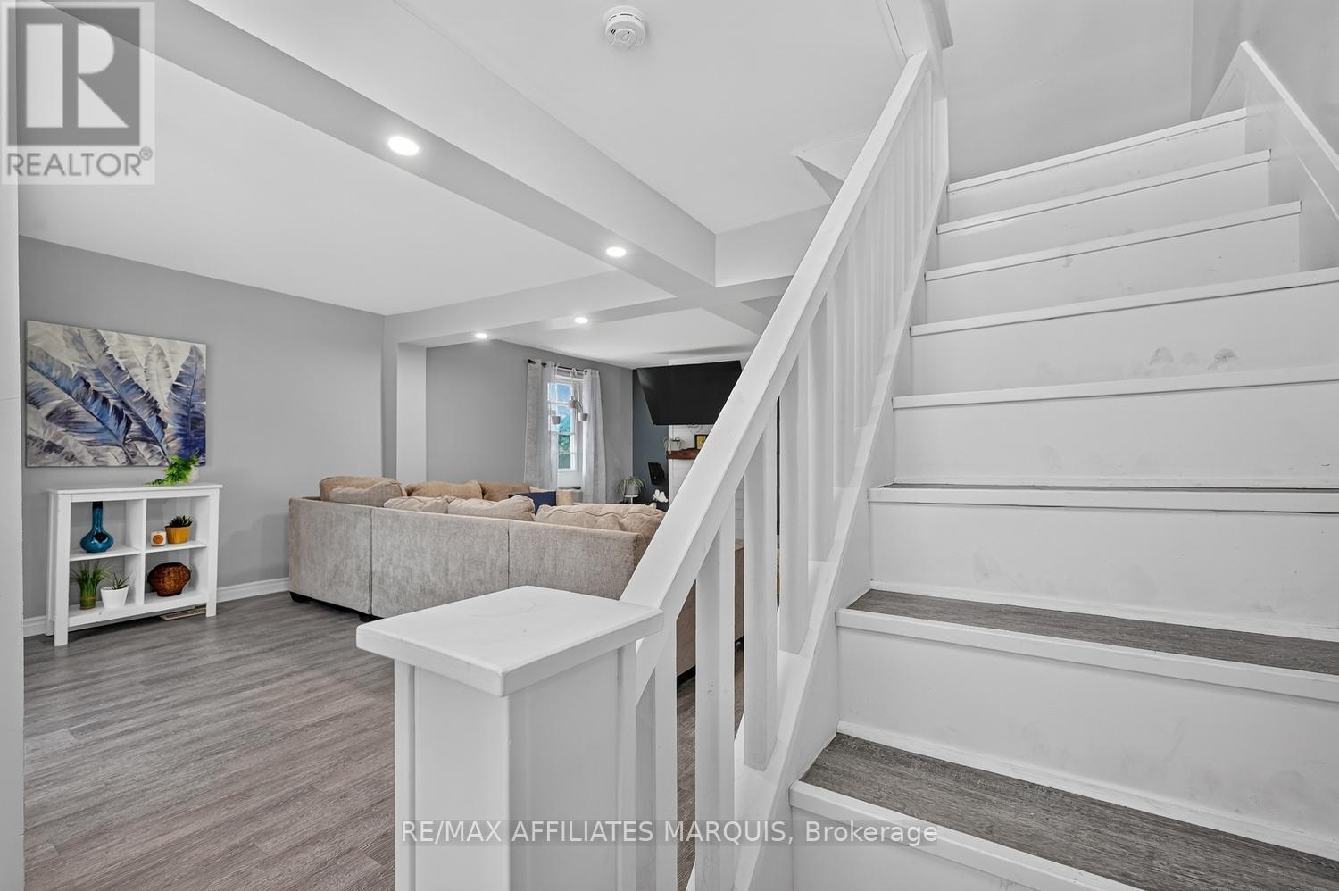 57 SMITHS FALLS AVENUE - Image 11