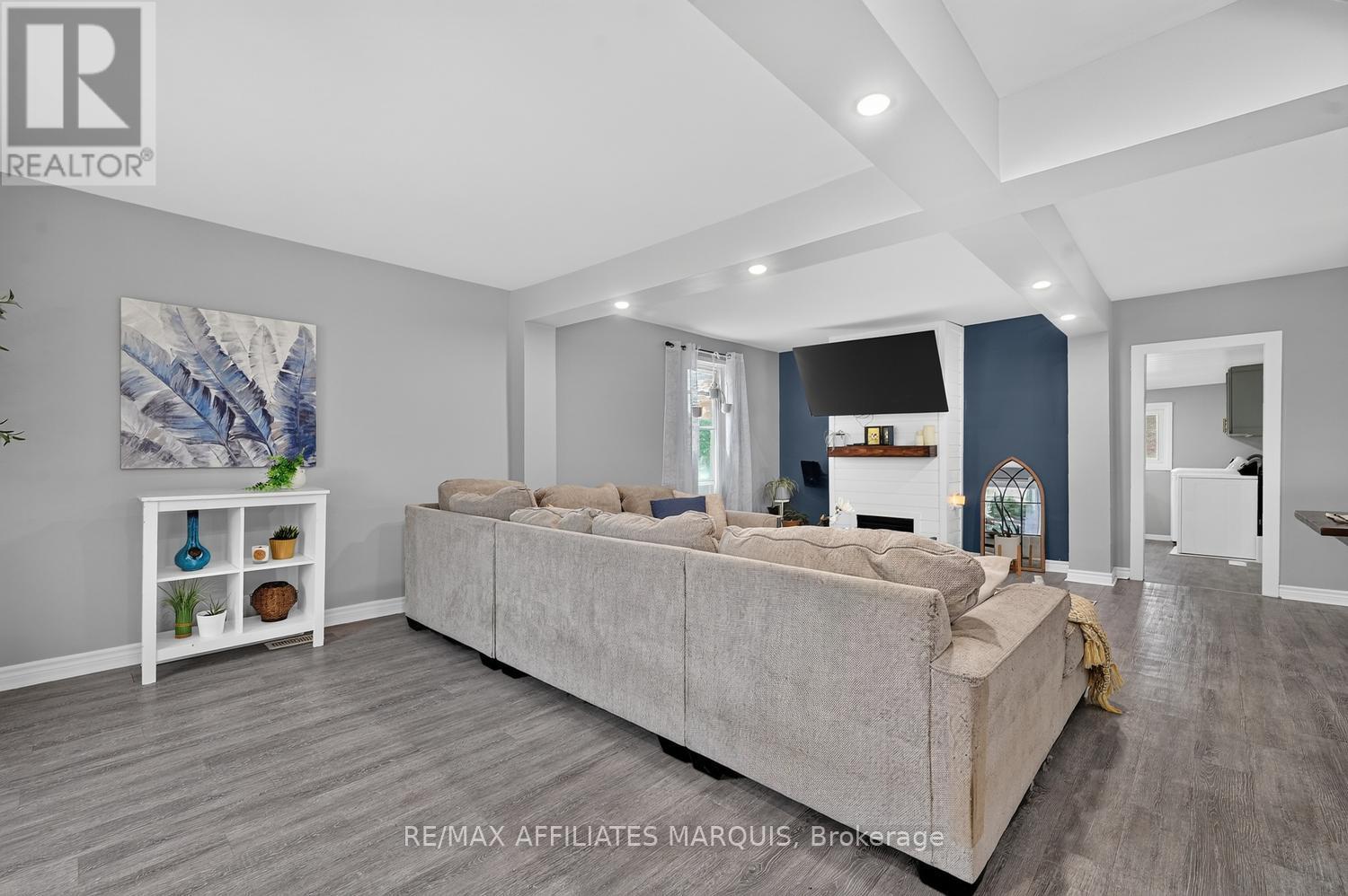 57 SMITHS FALLS AVENUE - Image 12