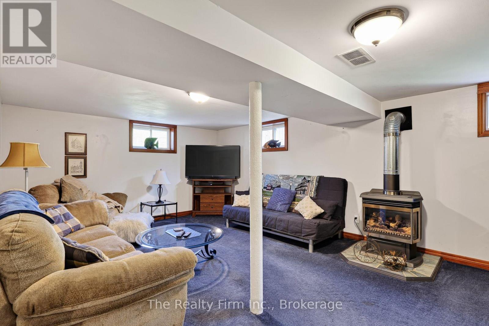 14 EAST PARK DRIVE - 21