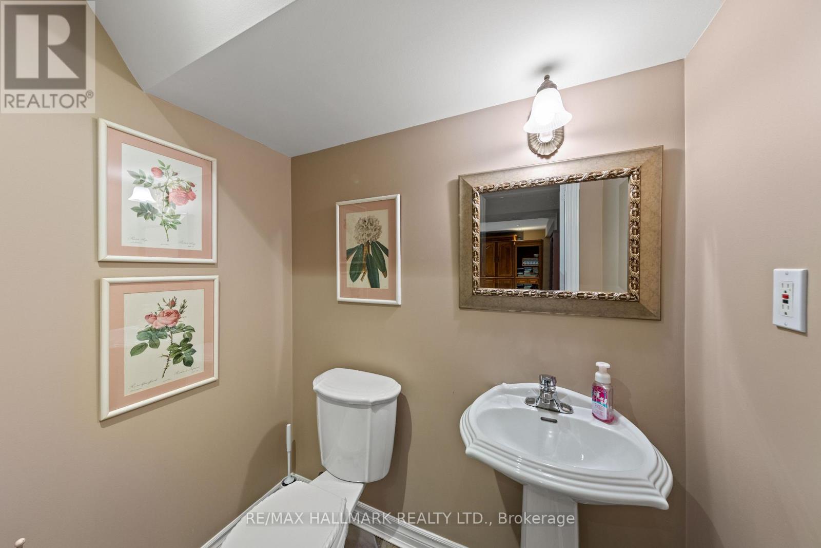 79 WESTBURY COURT - Image 32