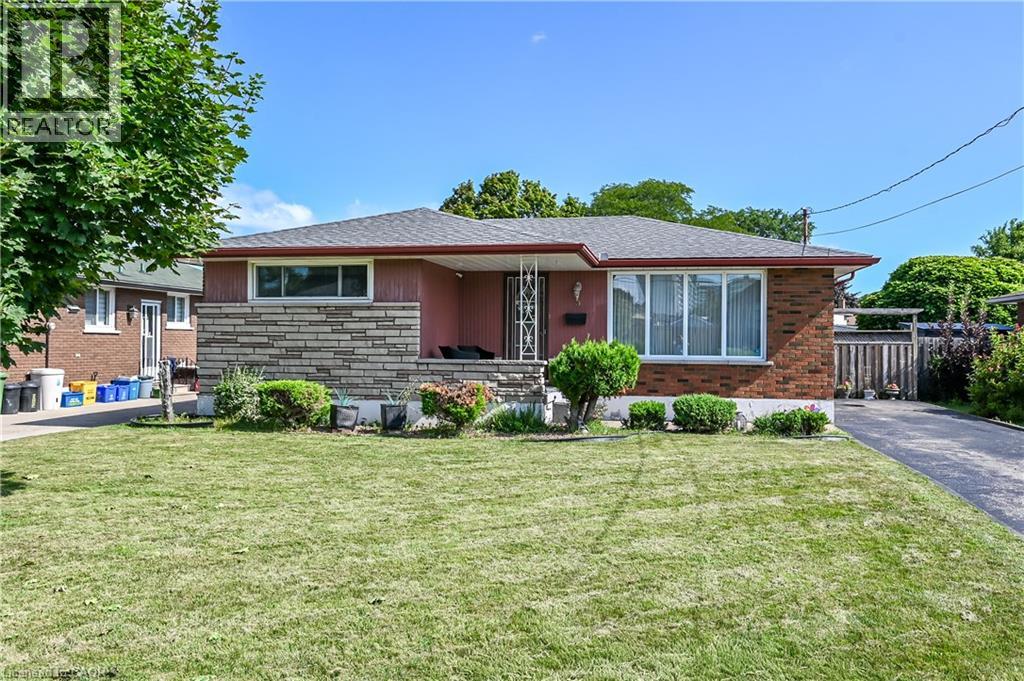 5 KENTLEY Drive - 1