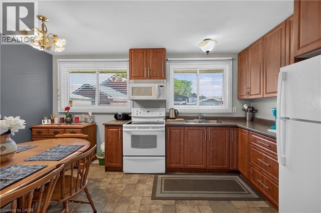 5 KENTLEY Drive - 13