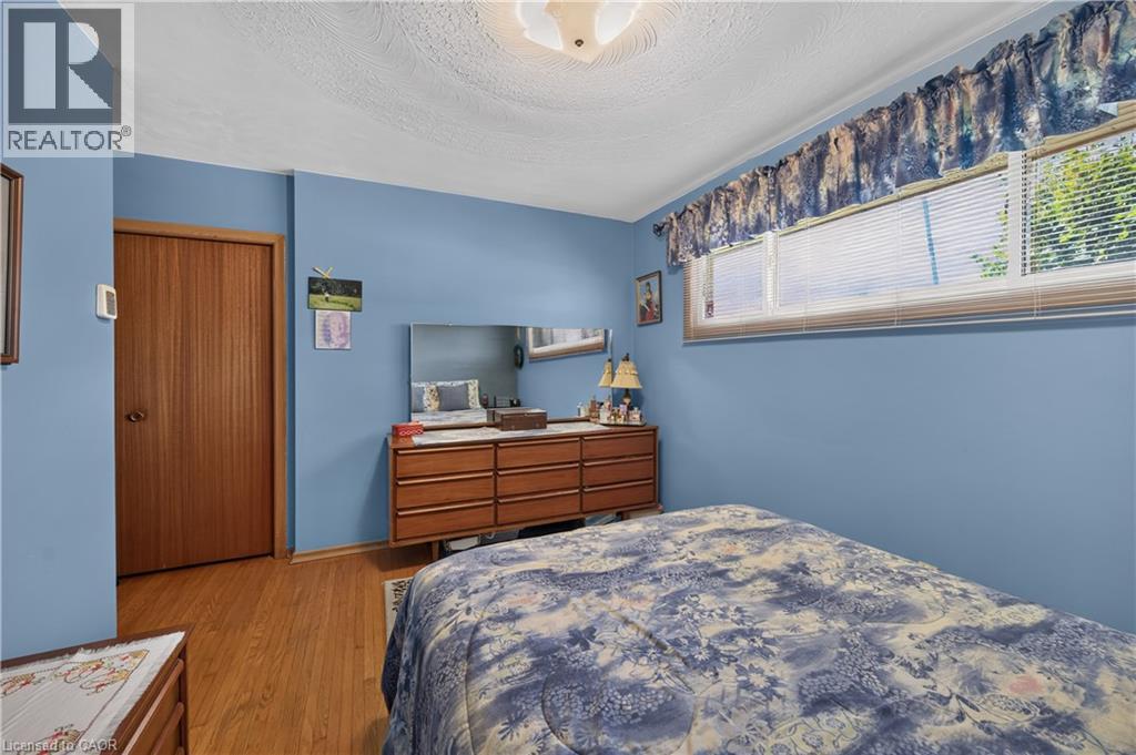 5 KENTLEY Drive - 22