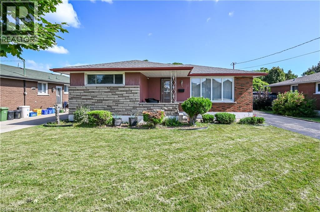 5 KENTLEY Drive - 3