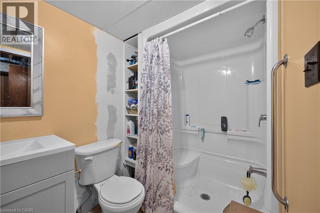 5 KENTLEY Drive - 35