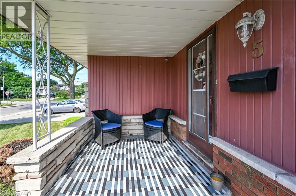 5 KENTLEY Drive - 4