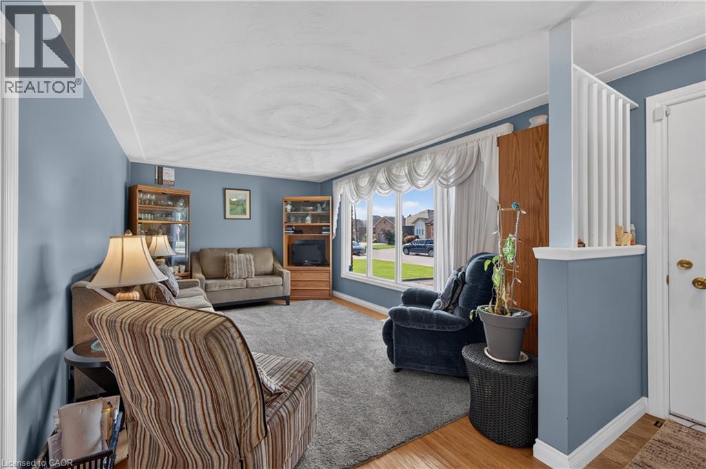 5 KENTLEY Drive - 6
