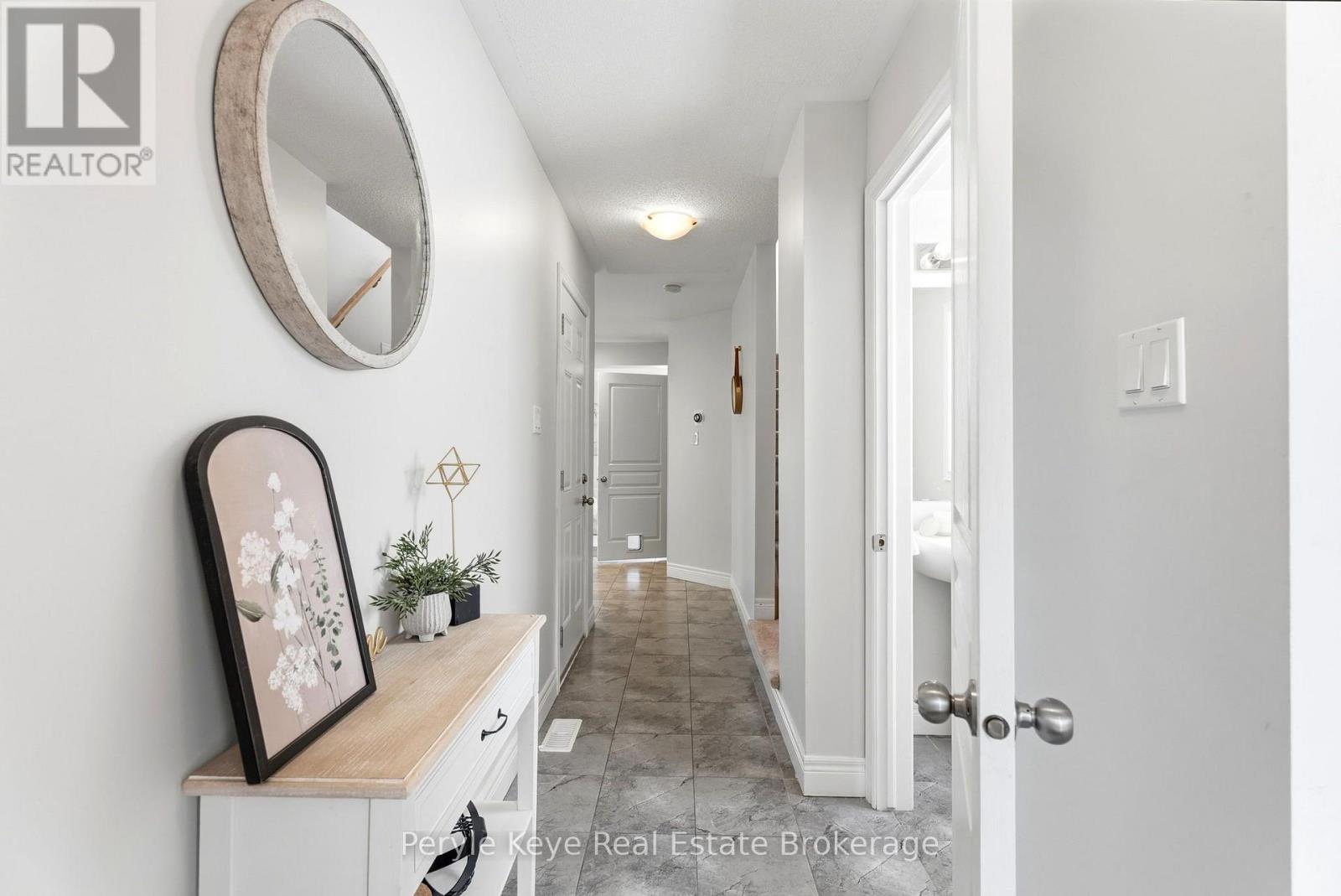 81 DOUGLAS DRIVE - Image 12
