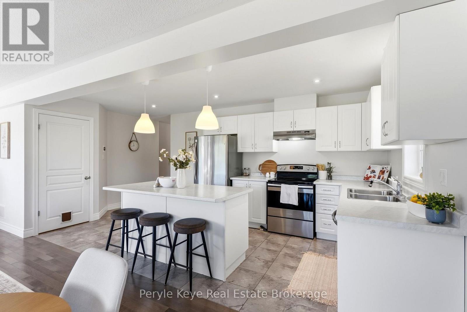 81 DOUGLAS DRIVE - Image 17