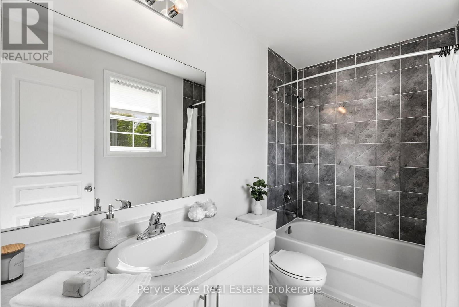 81 DOUGLAS DRIVE - Image 34