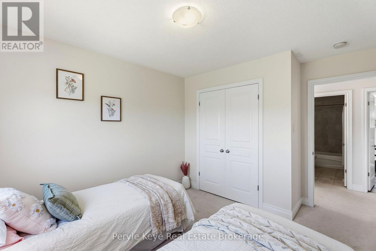 81 DOUGLAS DRIVE - 36