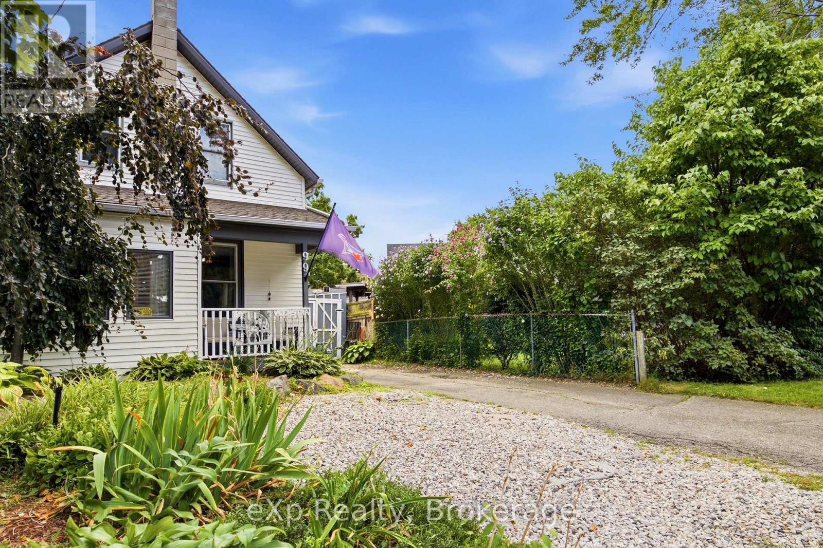 99 DUFFERIN STREET - 3