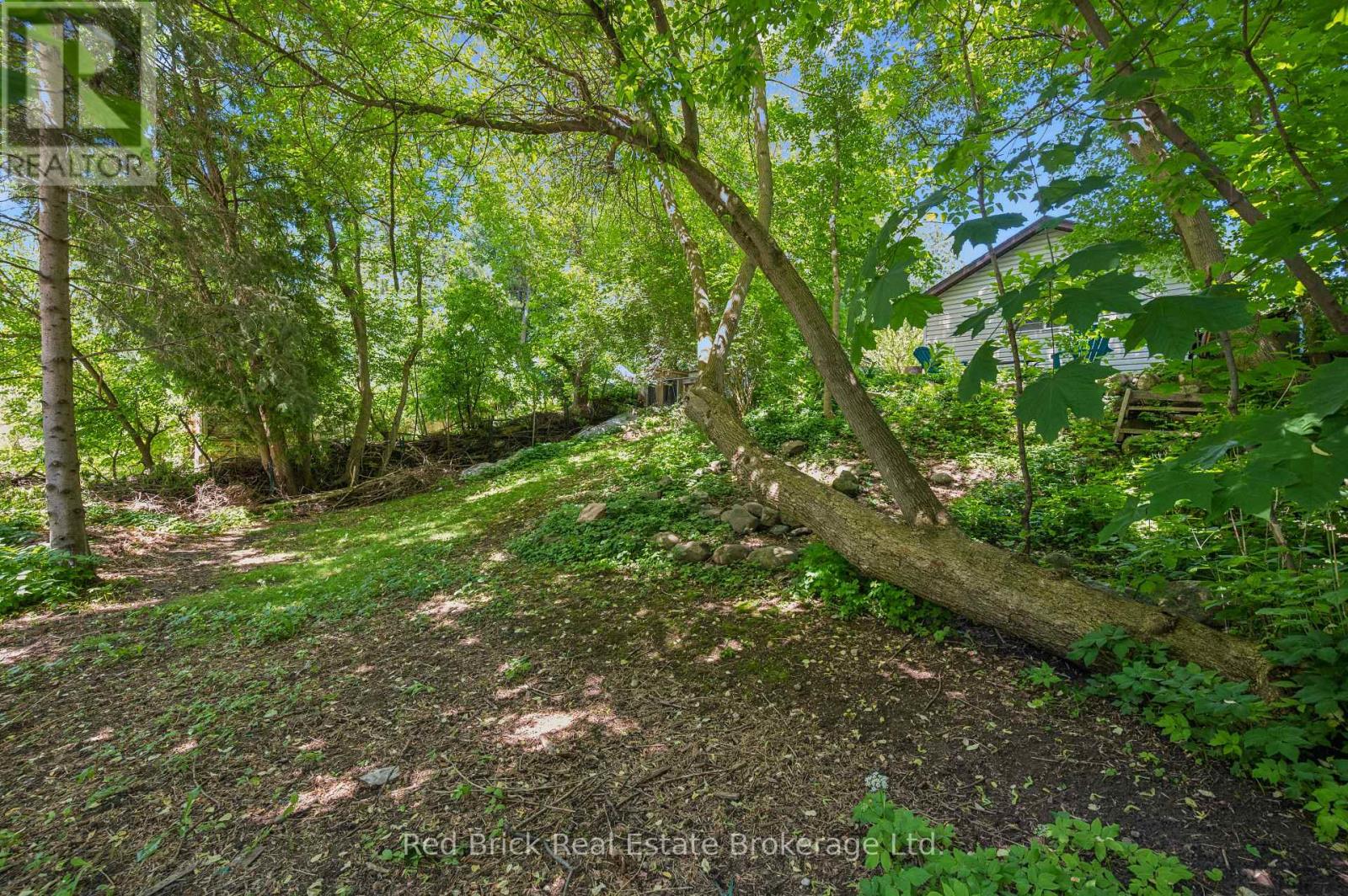 324 WATERLOO AVENUE - 34