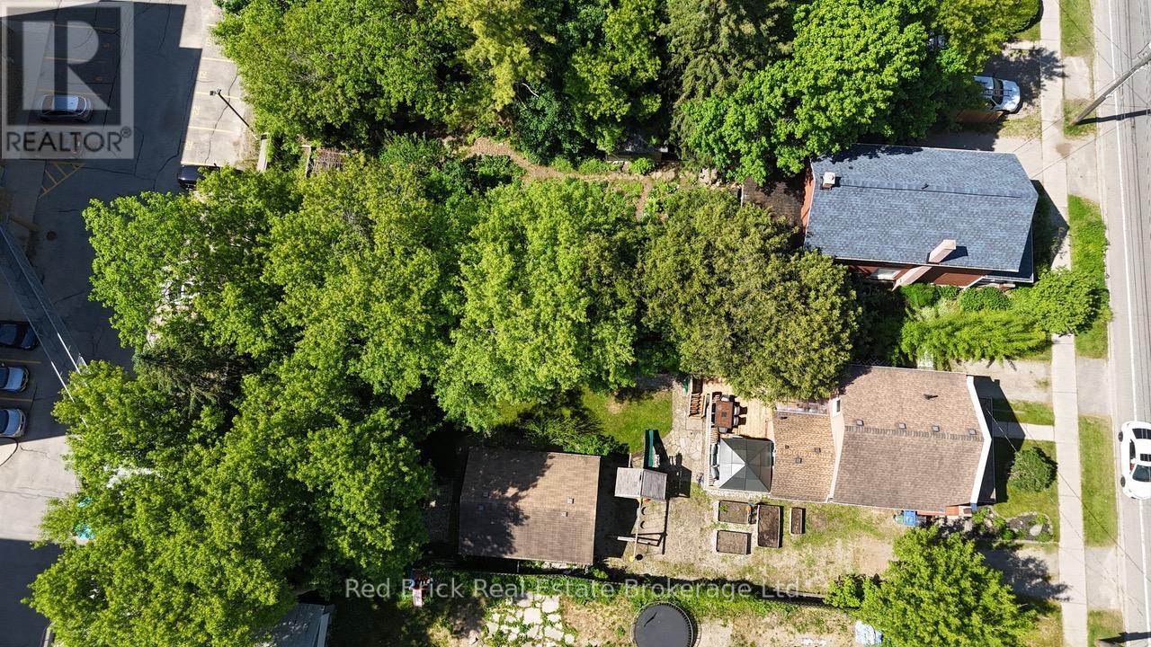 324 WATERLOO AVENUE - 38