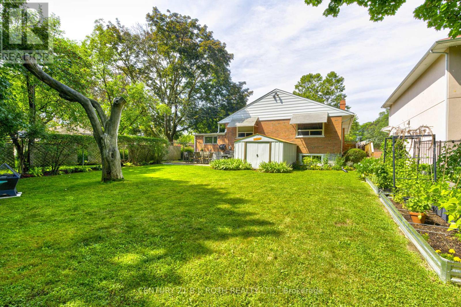 109 WINCOTT DRIVE - Image 39