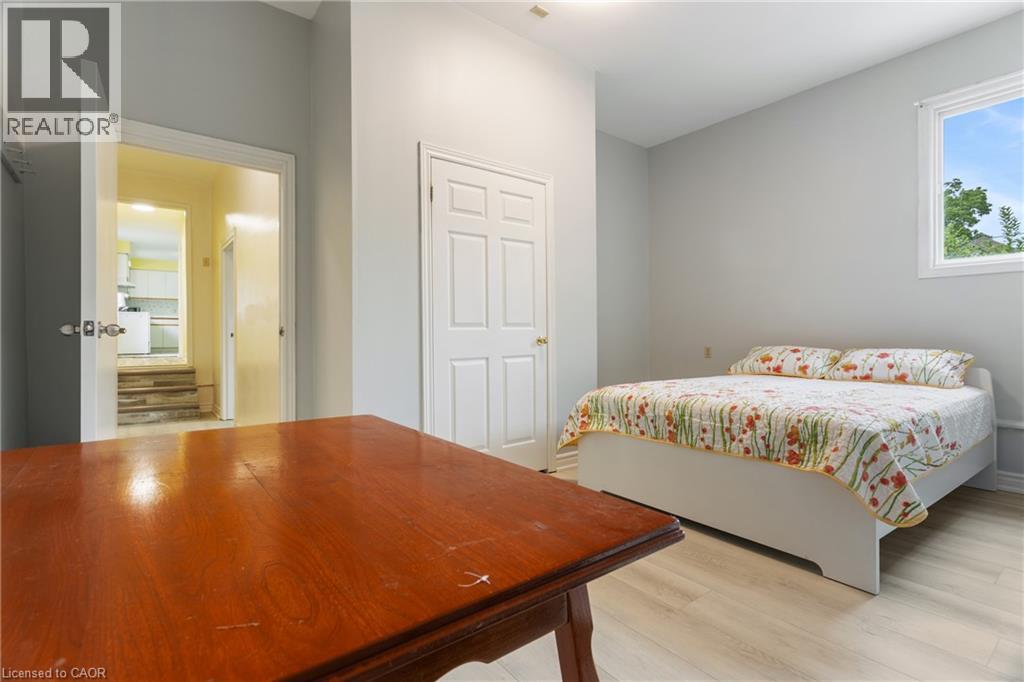 6 bedroom Single Family interior view, 25 SAUNBY Street, West London, London, Ontario