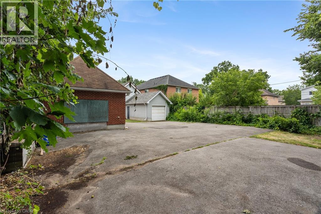 6 bedroom Single Family interior view, 25 SAUNBY Street, West London, London, Ontario