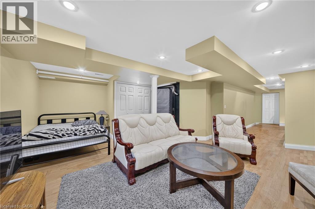 #77 800 PARAMOUNT Drive - Image 29