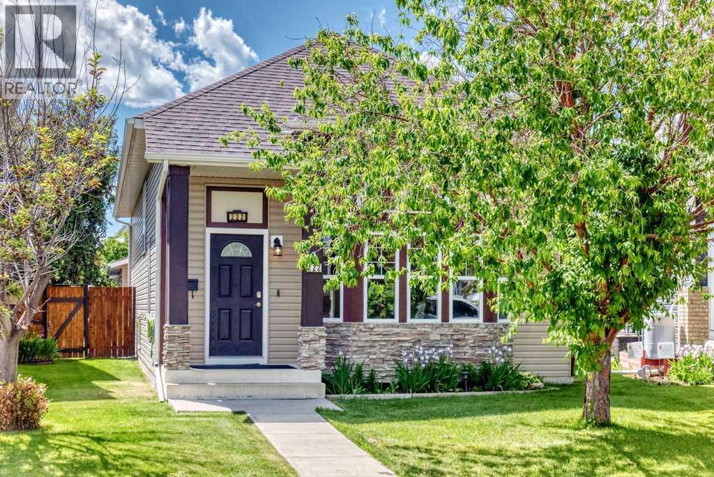222 Covewood Close NE - 2