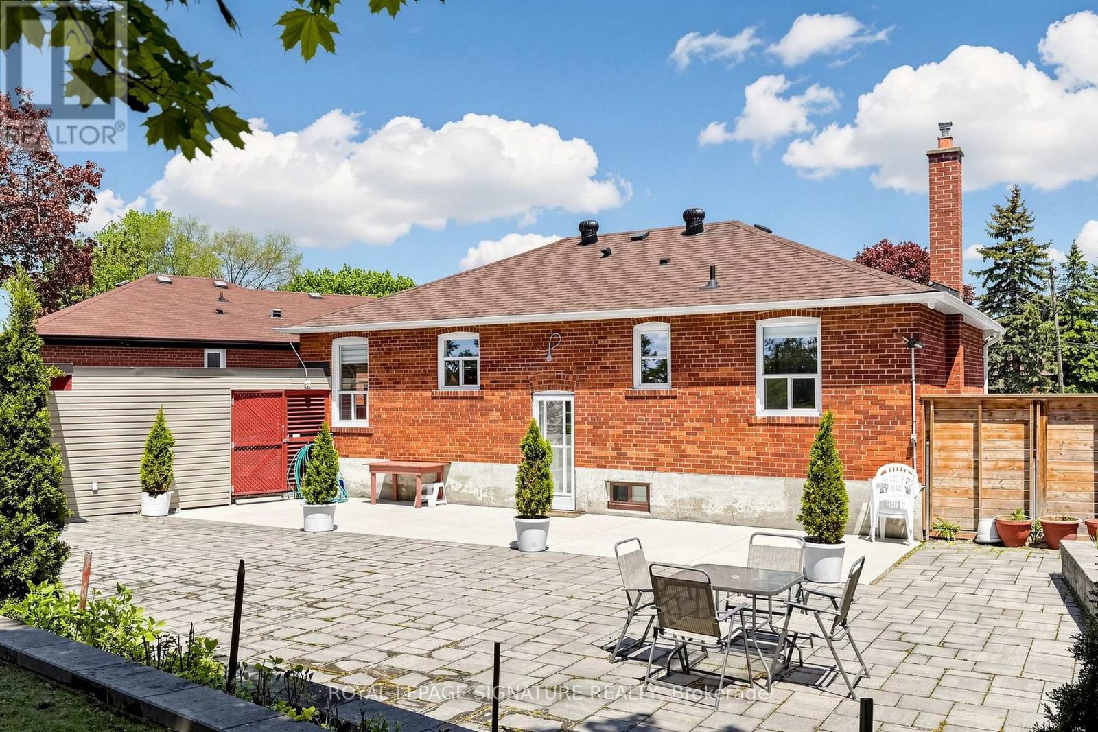 38 LINGARDE DRIVE - 31